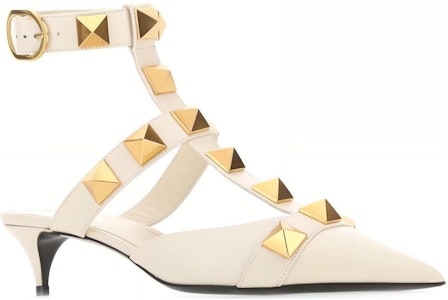 (W) Valentino Garavani 'Ivory Rockstud Hak Tinggi' VW0S0CB3ZWMI16 Lookbook (W) Valentino Garavani 'Ivory Rockstud Hak Tinggi' VW0S0CB3ZWMI16