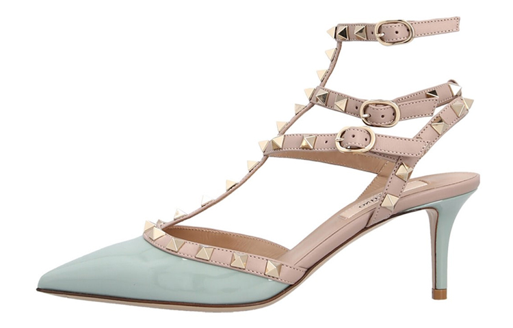 (W) Valentino Garavani 'Light Blue Rockstud'