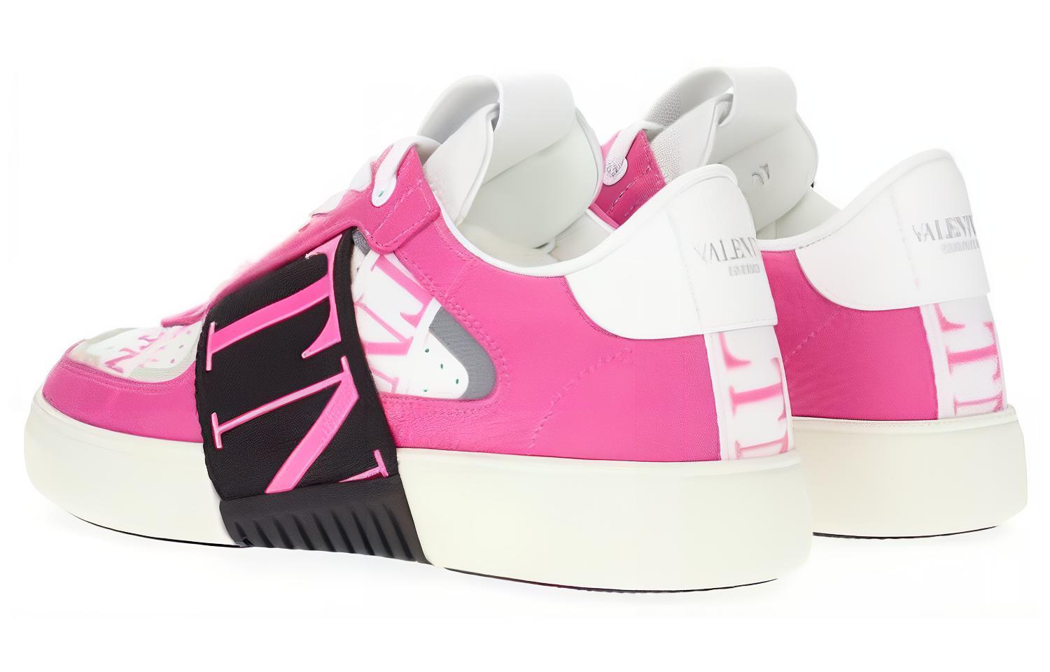 Shop (W) Valentino Garavani Baskets Basses ''Rose'' S0V66WRQH99