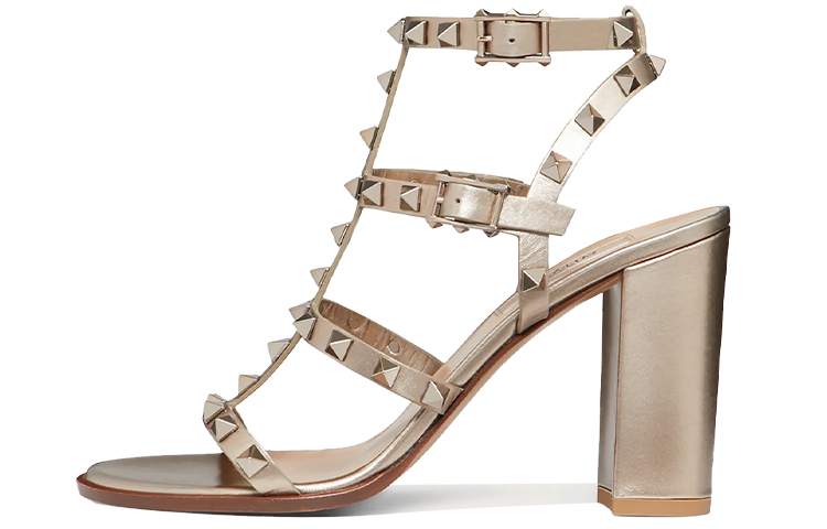 (W) Valentino Garavani Rockstud High-Heeled Sandals 'Nude Pink'