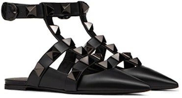 (W) Sandal Hitam Valentino Garavani Roman Studs WW2S0BY5GWI0NO Lookbook (W) Sandal Hitam Valentino Garavani Roman Studs WW2S0BY5GWI0NO