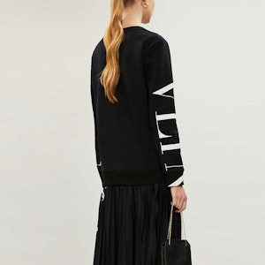 (W) Valentino Logo Print Sweatshirt Hitam SB3MF02R4T90NI Shop (W) Valentino Logo Print Sweatshirt Hitam SB3MF02R4T90NI