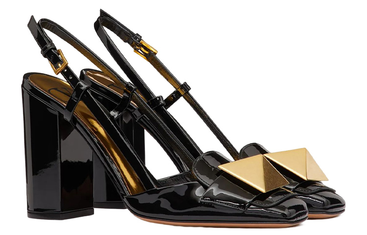 Order (W) Valentino One Stud 'Sandal Bertumit Hitam'. 1W2S0ER2LAF0NO