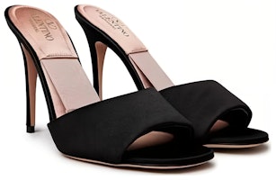 (W) Valentino Slide Hak Terbuka 'Hitam' 3W2S0HG9PZI0NO Lookbook (W) Valentino Slide Hak Terbuka 'Hitam' 3W2S0HG9PZI0NO