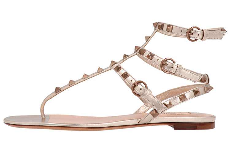 (W) Valentino Rockstud 'Beige'