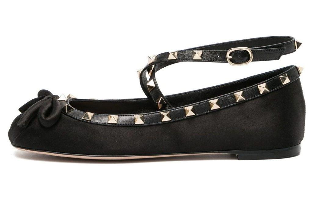 (W) Valentino Rockstud 'Black Fashion'