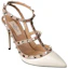 Shop 華倫天奴 VALENTINO Rockstud 皮革鉚釘搪瓷搭扣舒適細跟高跟鞋 女款 淡粉色