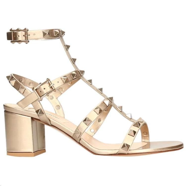 Order (Women) Valentino Rockstud 'Rose Gold' VW2S0491RZDS69