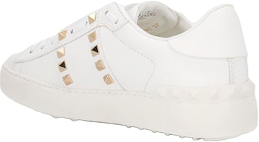 Valentino 華倫天奴 鉚釘 經典時尚板鞋 女款 白色 Shop Valentino 華倫天奴 鉚釘 經典時尚板鞋 女款 白色