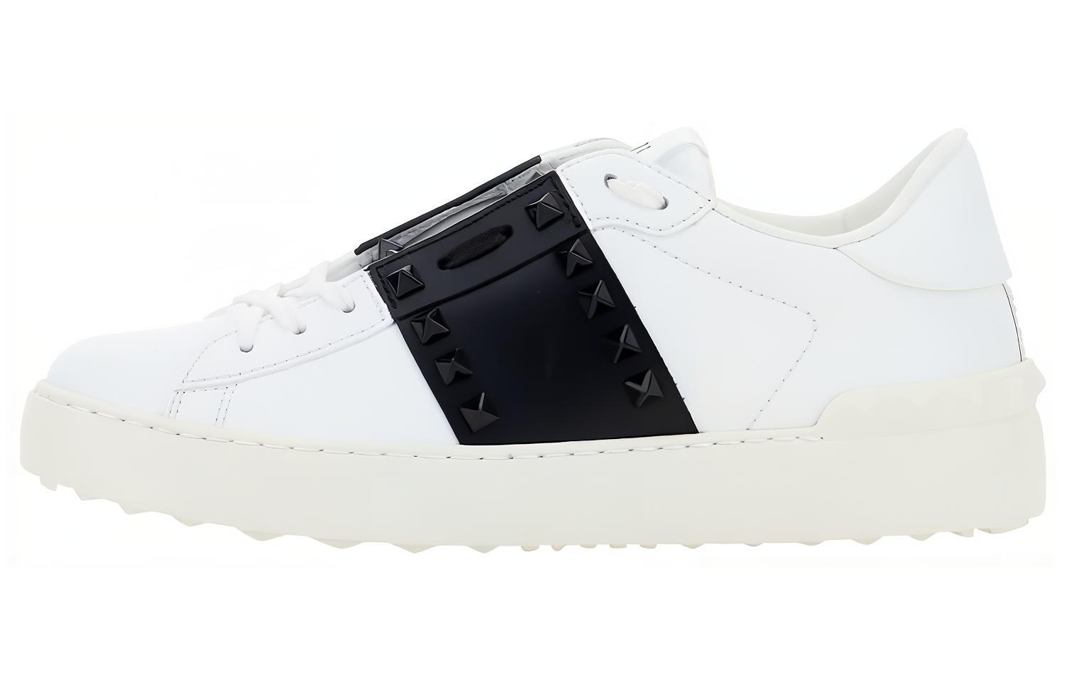 (W) Valentino Rockstud Low-Top 'Black and White'