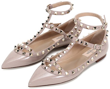 Valentino 華倫天奴 漆皮鉚釘裝飾尖頭平底鞋 女款 灰粉色 Lookbook Valentino 華倫天奴 漆皮鉚釘裝飾尖頭平底鞋 女款 灰粉色