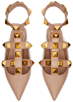 華倫天奴 Valentino 鉚釘牛皮平底涼鞋 女款 淺粉色 Lookbook 華倫天奴 Valentino 鉚釘牛皮平底涼鞋 女款 淺粉色