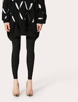 (W) Valentino Legging Hitam Slim Fit Base Layer. WB0MD03M6SRN01 Shop (W) Valentino Legging Hitam Slim Fit Base Layer. WB0MD03M6SRN01