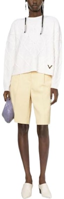 (W) 발렌티노 SS22 화이트 울 니트 크루넥 풀오버 스웨터. BKC35F7F8A03 Lookbook (W) 발렌티노 SS22 화이트 울 니트 크루넥 풀오버 스웨터. BKC35F7F8A03