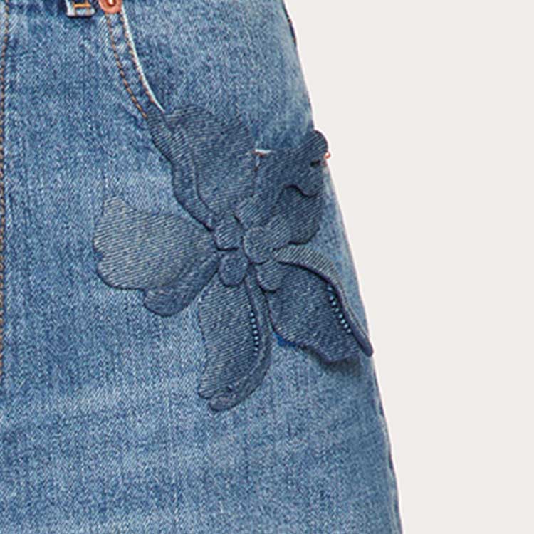 Sizing (Women) Valentino SS24  High-Waist Straight Denim Shorts Deep Blue. 4B0DD17H8KJ-558