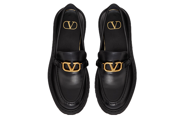 Shop Valentino 華倫天奴 VLogo Signature 小牛皮樂福鞋 女款 黑色