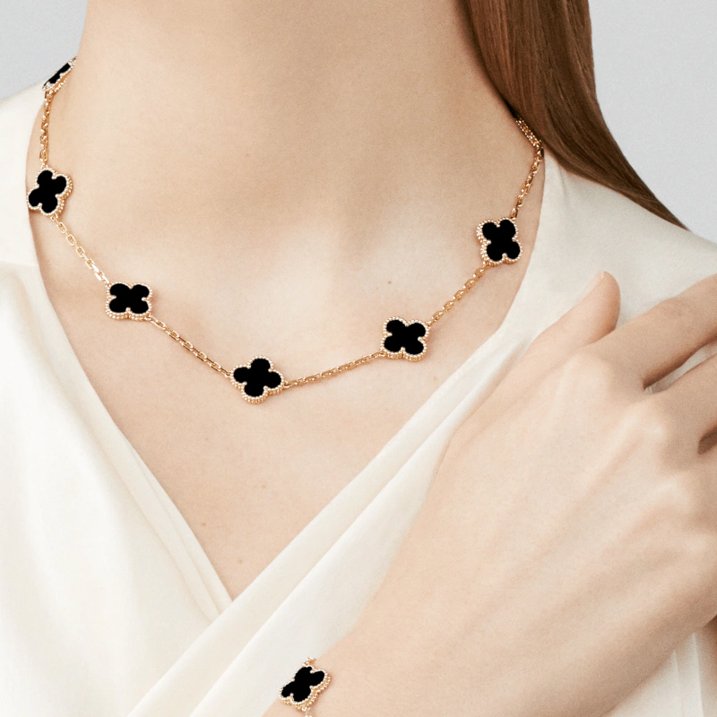 Shop (W) Kalung Wanita Van Cleef & Arpels 10 Motif Onyx Emas 18K. VCARA42700