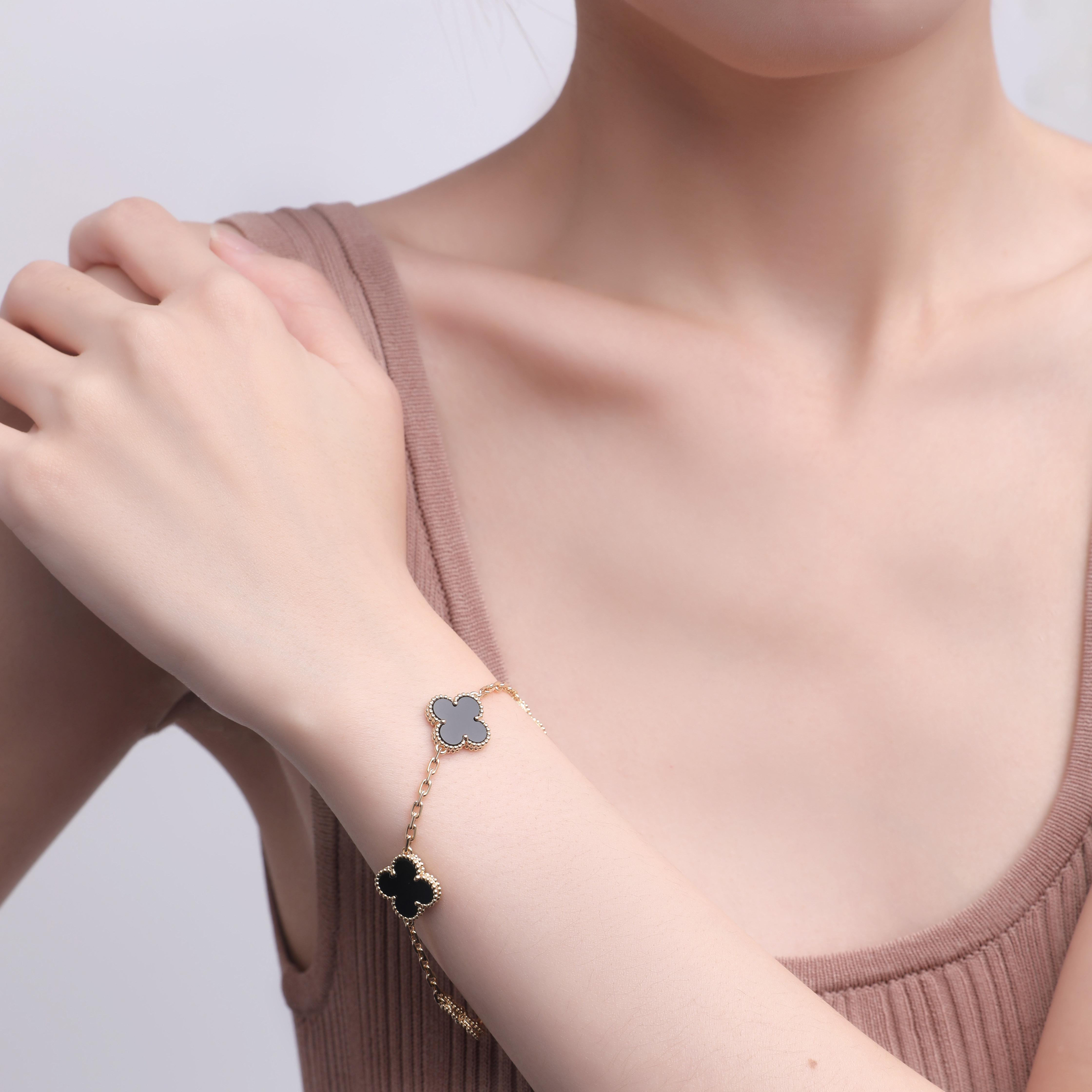 Sizing (W) 梵克雅寶 5圖案黑瑪瑙18K金手鍊 - 黑色 VCARA41300