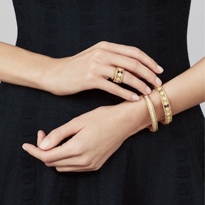 (W) Van Cleef & Arpels Alhambra Gelang Emas 18K Berlian. VCARO3YB00 Shop (W) Van Cleef & Arpels Alhambra Gelang Emas 18K Berlian. VCARO3YB00