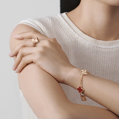 (W) 梵克雅寶Alhambra 18K玫瑰金雙面戒指女款 - 玫瑰金配色 VCARP7U500 Sizing (W) 梵克雅寶Alhambra 18K玫瑰金雙面戒指女款 - 玫瑰金配色 VCARP7U500