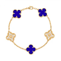 (Women) Van Cleef & Arpels Floral K Gold Diamond Bracelet for Women - Gold. VCARO9LW00 (Women) Van Cleef & Arpels Floral K Gold Diamond Bracelet for Women - Gold. VCARO9LW00