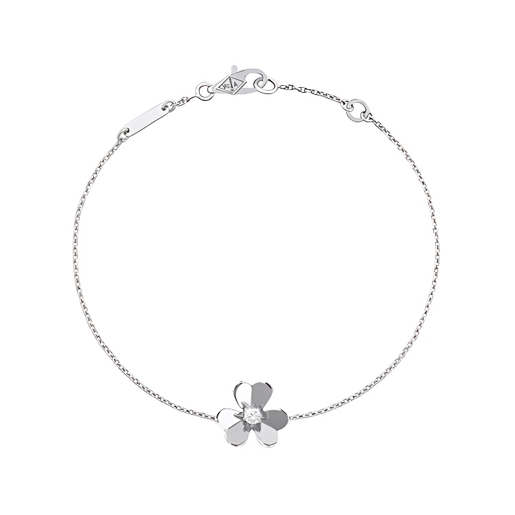(Women) Van Cleef & Arpels Frivole Diamond Clover Mini 18K White Gold Bracelet for Women. VCARP0J500