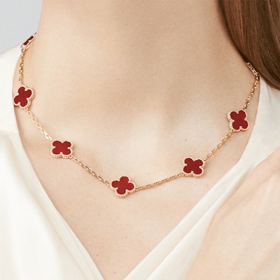 (W) Kalung Van Cleef & Arpels Red Agate 10 Flower 4-Leaf Clover Emas 18K. VCARD40600 3