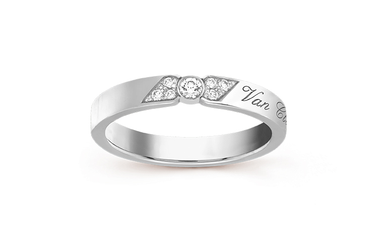 Lookbook (W) Van Cleef & Arpels Cincin Platinum Wanita Toujours Signature Etoiles. VCARP5YV00