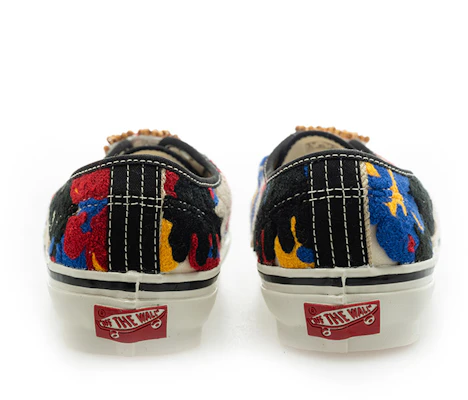 (W) Vans Authentic 44 Needlework LX Putih Multicolor V160101006 Lookbook (W) Vans Authentic 44 Needlework LX Putih Multicolor V160101006