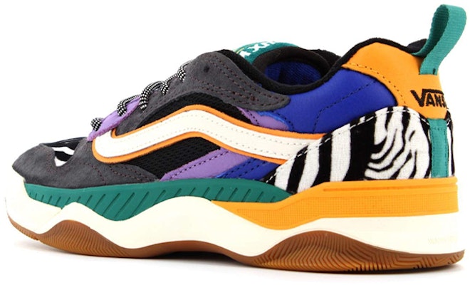 Vans Sneakers Unisex 透氣耐磨防滑 低筒休閒板鞋 女款 多色 Shop Vans Sneakers Unisex 透氣耐磨防滑 低筒休閒板鞋 女款 多色