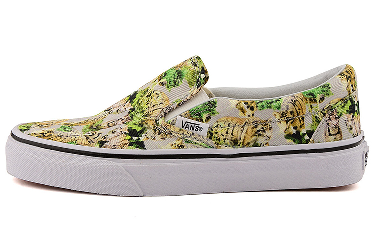 Buy 반스 슬립온 멀티컬러 (Vans pronunciation is already familiar) VN0003Z4IB0