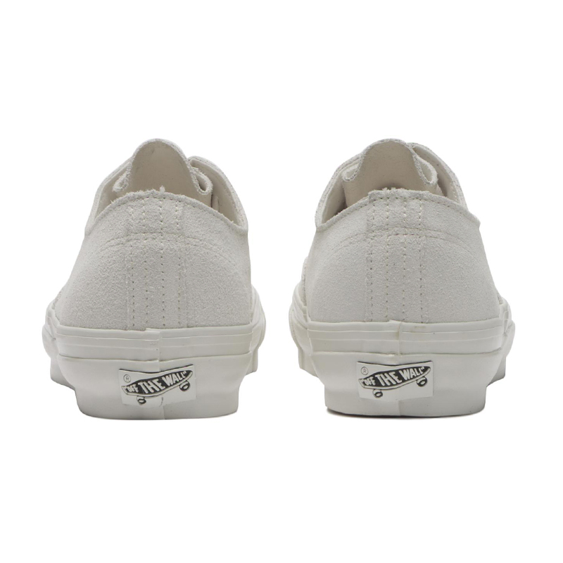 Lookbook (W) 반스 LX 어센틱 이즈 스니커즈 화이트 플레인 마스크 V160101002