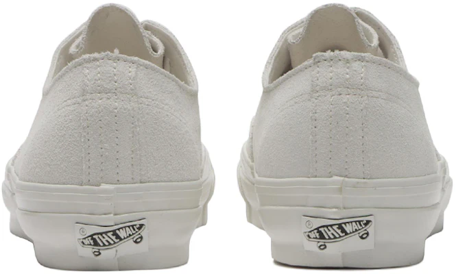 (W) 반스 LX 어센틱 이즈 스니커즈 화이트 플레인 마스크 V160101002 Lookbook (W) 반스 LX 어센틱 이즈 스니커즈 화이트 플레인 마스크 V160101002