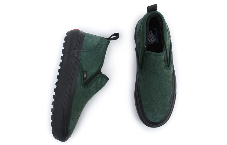 Shop Vans Mid Slip Mte-1 輕鬆保暖 中筒休閒板鞋 男女兩用 綠色