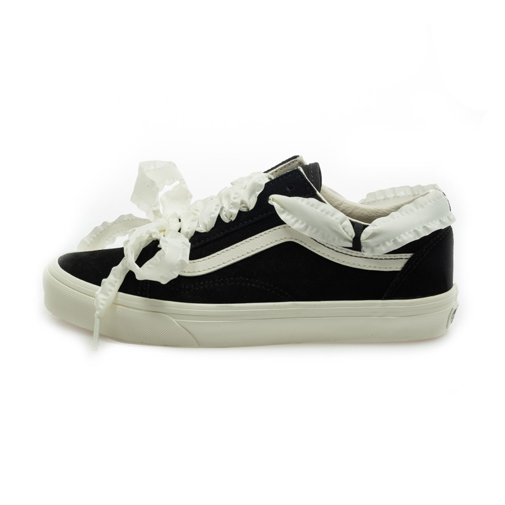 (Women) Vans Old Skool Classic Skate Shoes V160205009