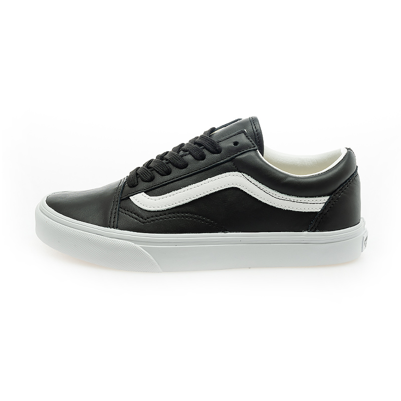 (Women) Vans Old Skool Classic Sneakers V160105004