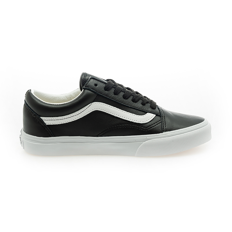 Shop (W) Vans Old Skool 经典休闲鞋 V160105004