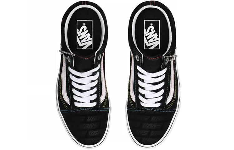 Lookbook 반스 올드스쿨 엠보 블랙 슈즈 VN0A4U3BX00