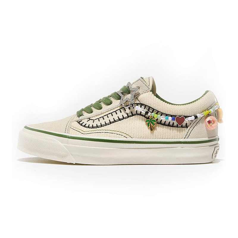 (Women) Vans Old Skool LX Charms Sneakers V150105022