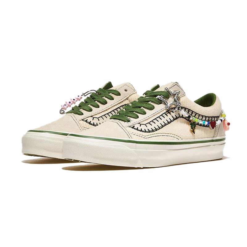 Order (W) Vans Old Skool LX Charms Zapatillas. V150105022