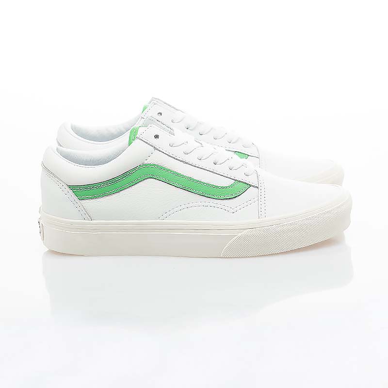(Women) Vans Old Skool Sneakers V140118064