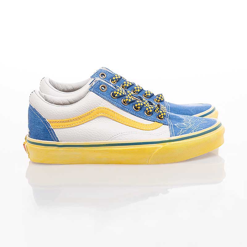 (Women) Vans UA Old Skool Sneakers V130105234