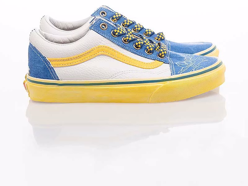 women-vans-ua-old-skool-sneakers-v130105234