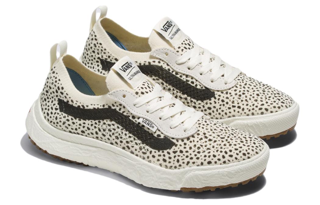 Lookbook Vans UltraRange VR3 防滑耐磨輕便 低筒 滑板鞋 女款 黑白