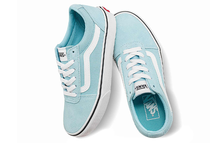 Shop Vans Ward 蓝白色运动鞋 VN0A5HTMA8A