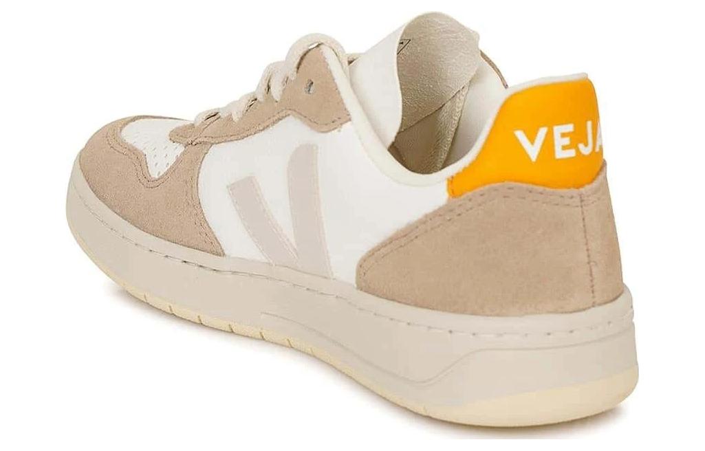 Purchase (W) VEJA 'Putih Cokelat' VX0502942