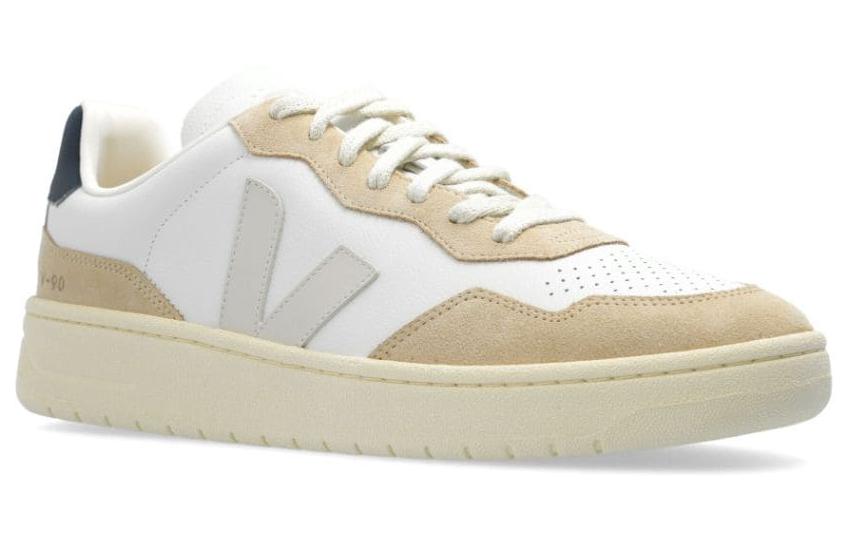 Lookbook (W) VEJA Low Top 'Beige Logo Negro Bordado' VD2003461A