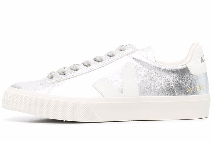 women-veja-low-top-metallic-silver-cpw-052684