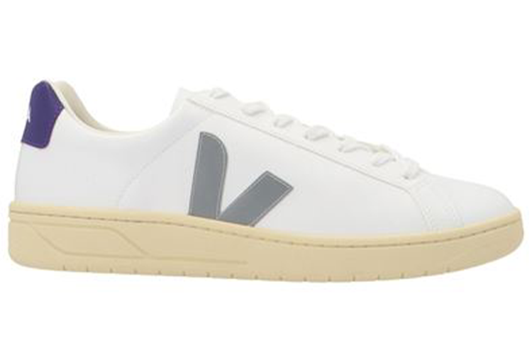 Order (W) VEJA Urca 'Sepatu Trend Kasual Putih Rendah' UC072508