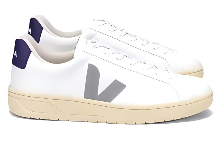 Lookbook (W) VEJA Urca 'Sepatu Trend Kasual Putih Rendah' UC072508